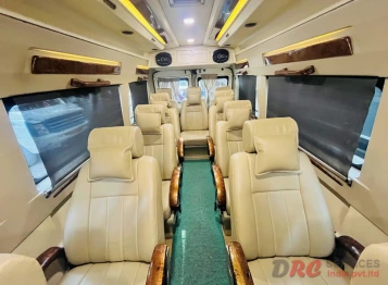 9 Seater Maharaja Tempo Traveller